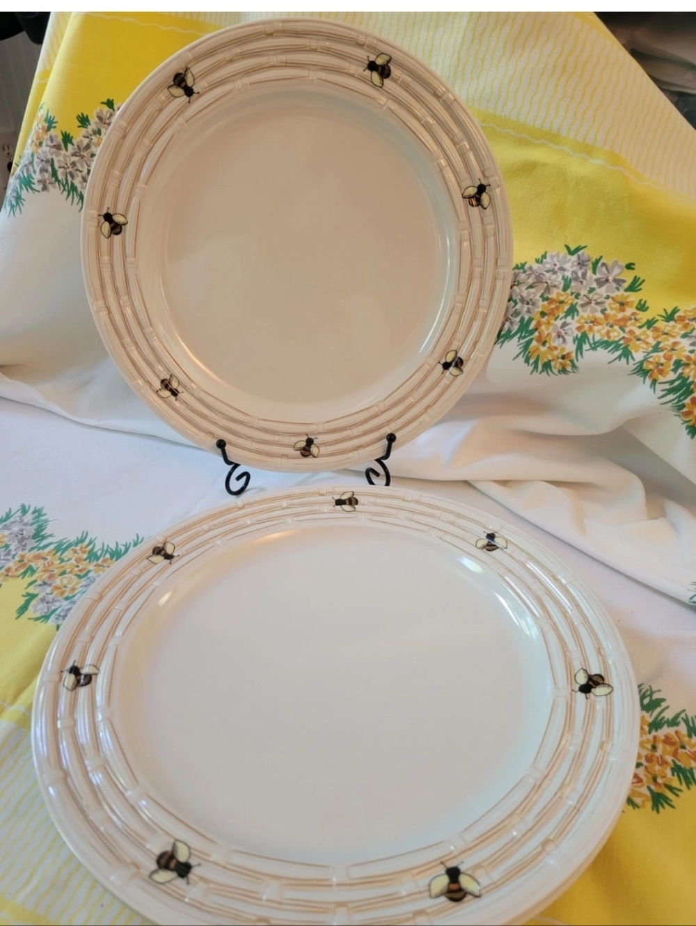 Rachel Ashwell Prairie Bee Melamine 4 Plate Set Cottagecore Summer